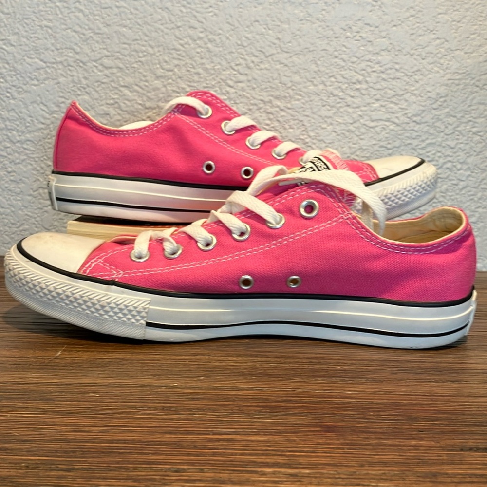 Women’s Low Top Converse